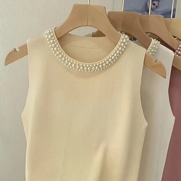 Top with pearls on the neck - Sweater to combine with blazers