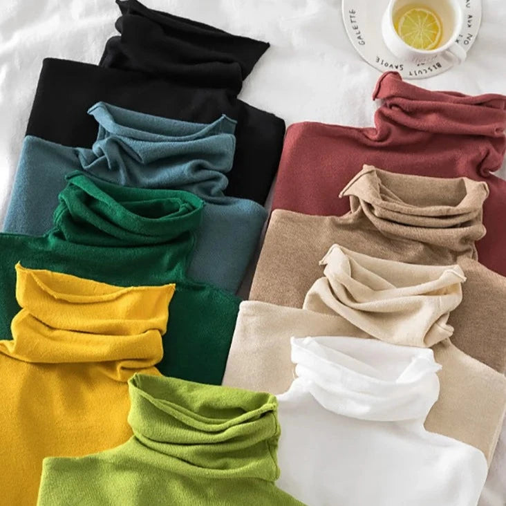 Turtleneck Sweaters - Long sleeved turtleneck sweater