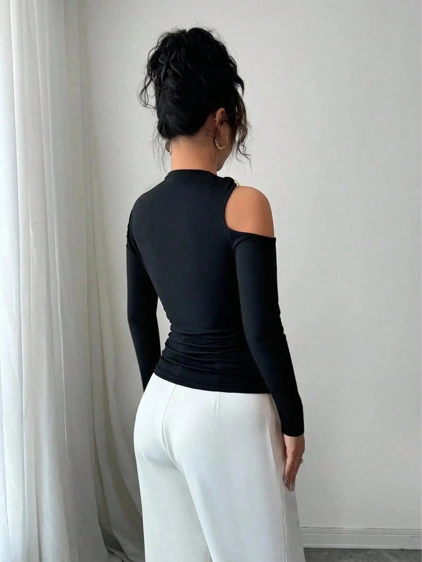 Asymmetric Collar Single-sided Off-shoulder Metal Decorative Slim Top