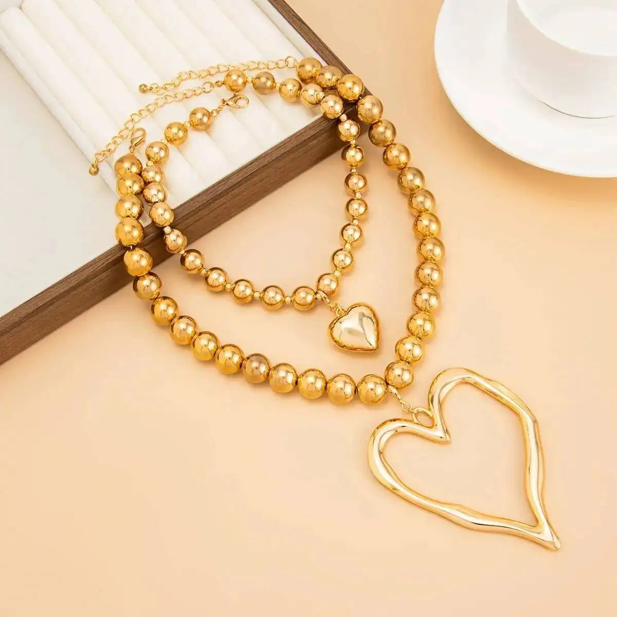 Exaggerated Vintage Large Heart Pendant Necklace Fashion